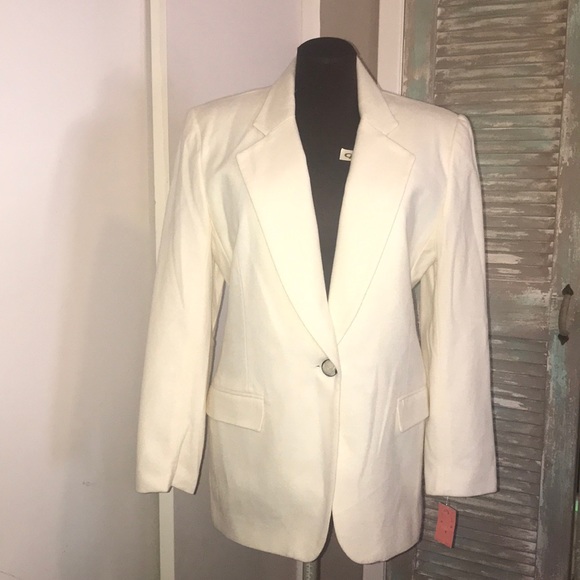 White - Picture 2 of 4